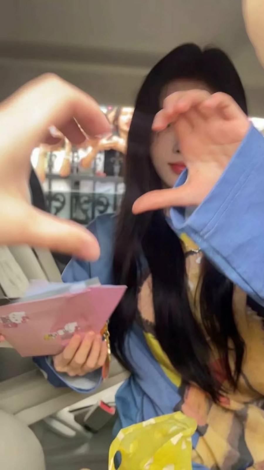 美女壁紙_美女真人壁纸