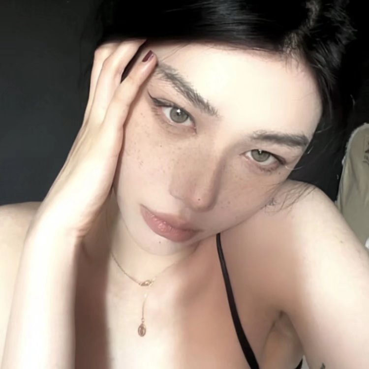 真人美女自拍Wallpaper_真人美女自拍头像美女真人