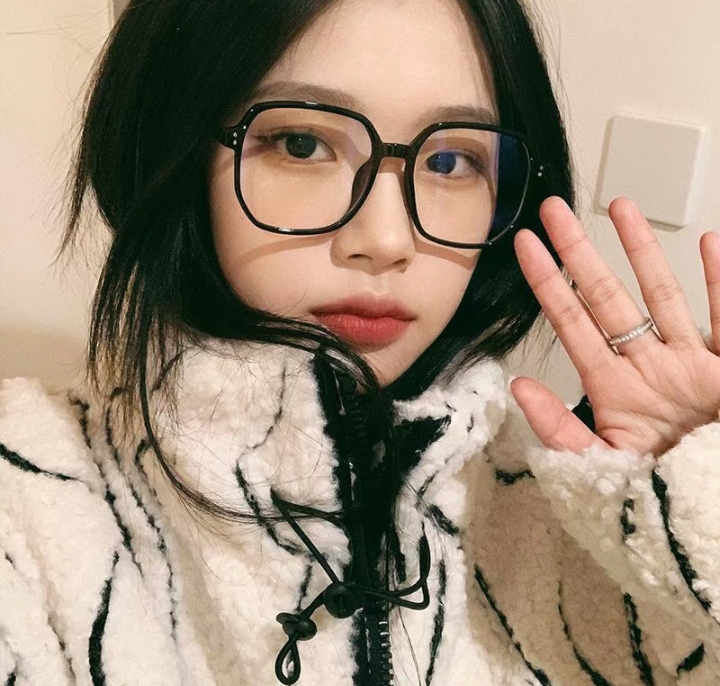 美女外国_美女喜欢真人美女帅哥头像快来拿呀