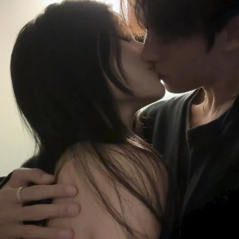 真人美女照片美女图片_真人美女照片情头真人