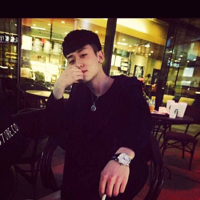 帅哥图片头像肖战_帅哥头像头像冷酷