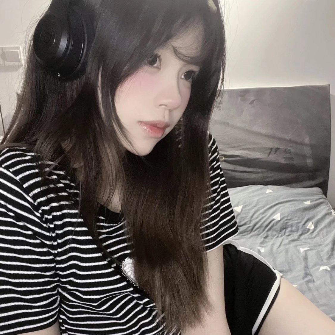 真人美女壁纸美女_真人美女壁纸真人美女头像