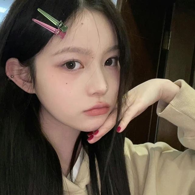 真人美女自拍街拍_真人美女自拍女头真人