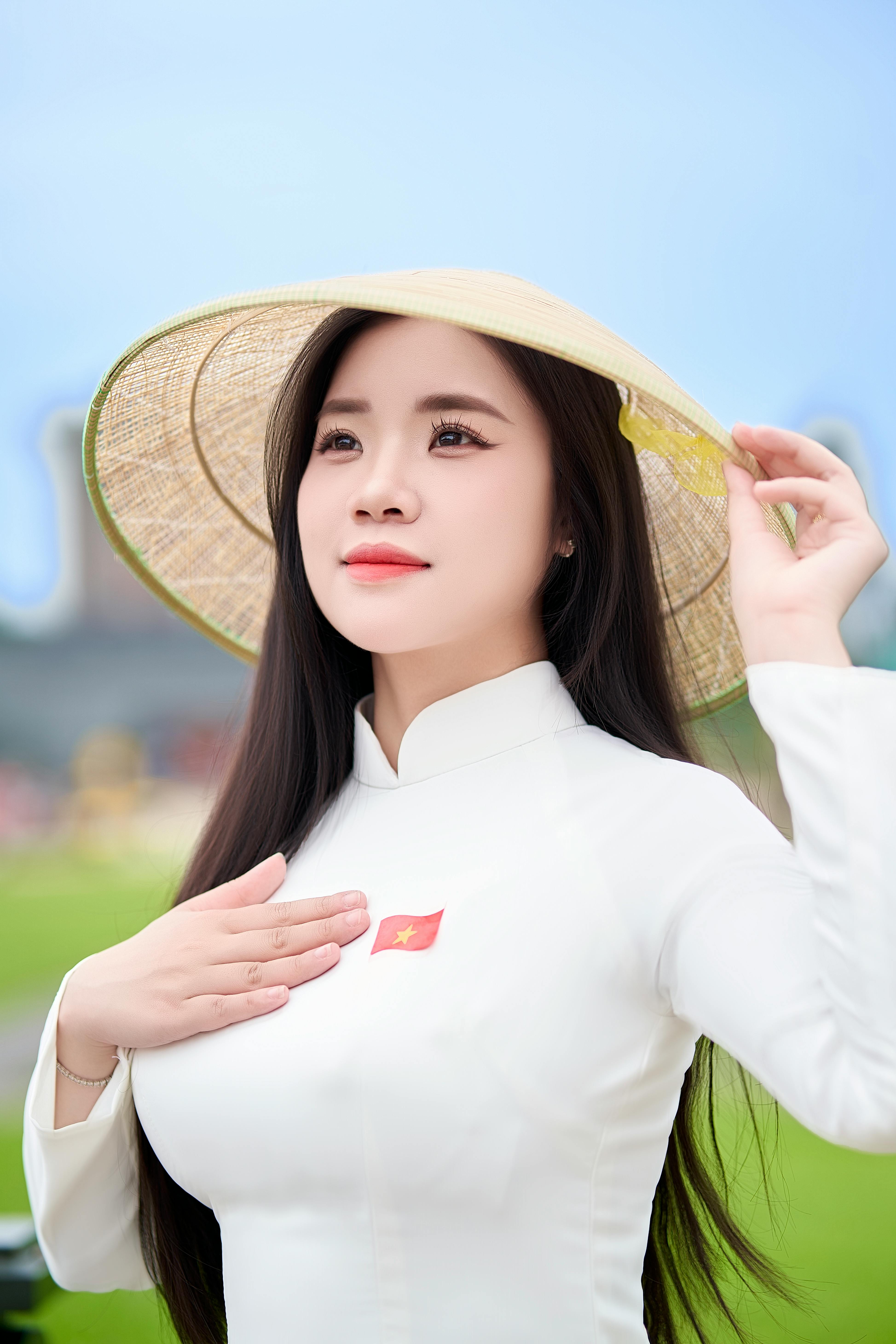 美景图片Pin_直升机飞越雪域科鲁塔尼山脉