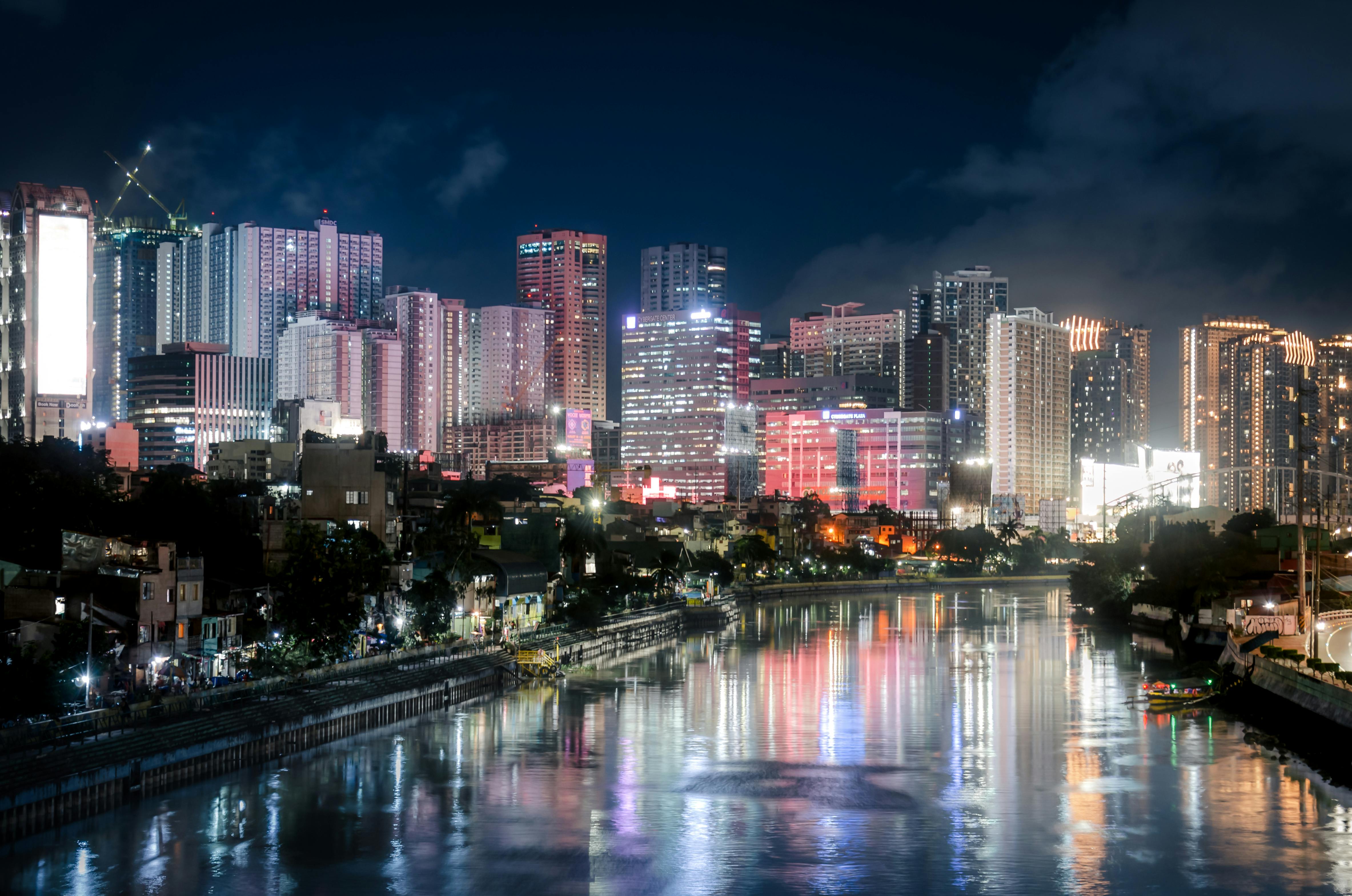 美景图片日本の絶景_霓虹闪烁、活力四射的夜间城市天际线