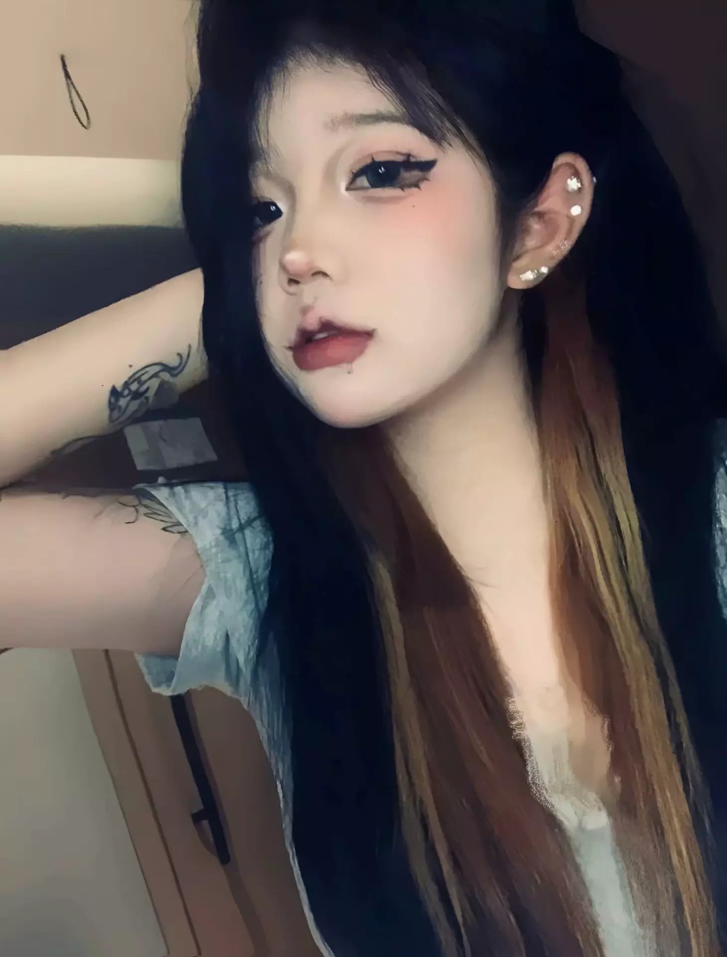 真人美女照片Ins_真人美女照片真人壁纸
