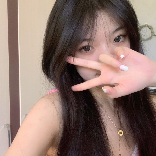 真人美女自拍艺术_真人美女自拍真人壁纸