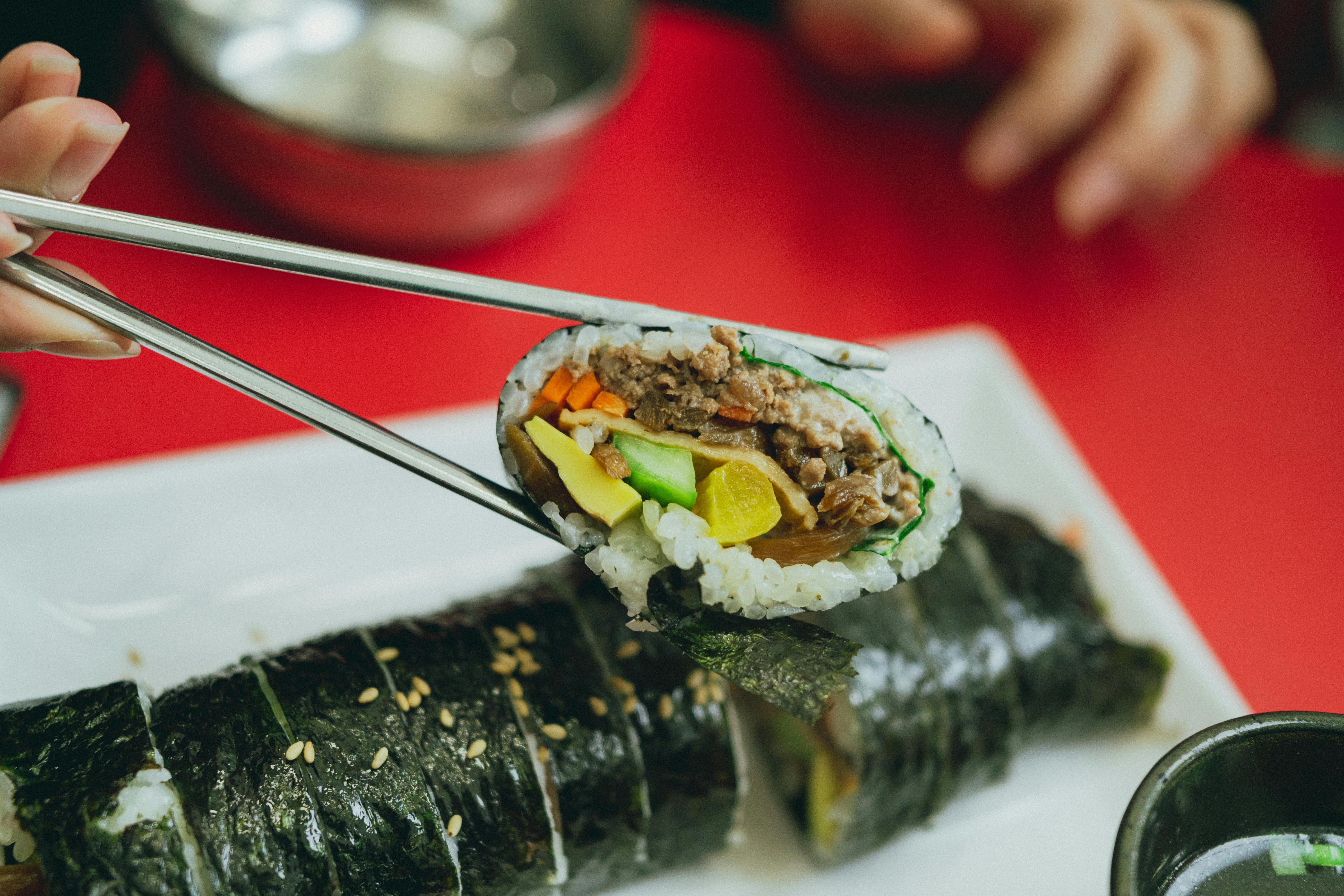 美女壁纸街拍_首尔迷人的户外美食摊位（配有自行车）