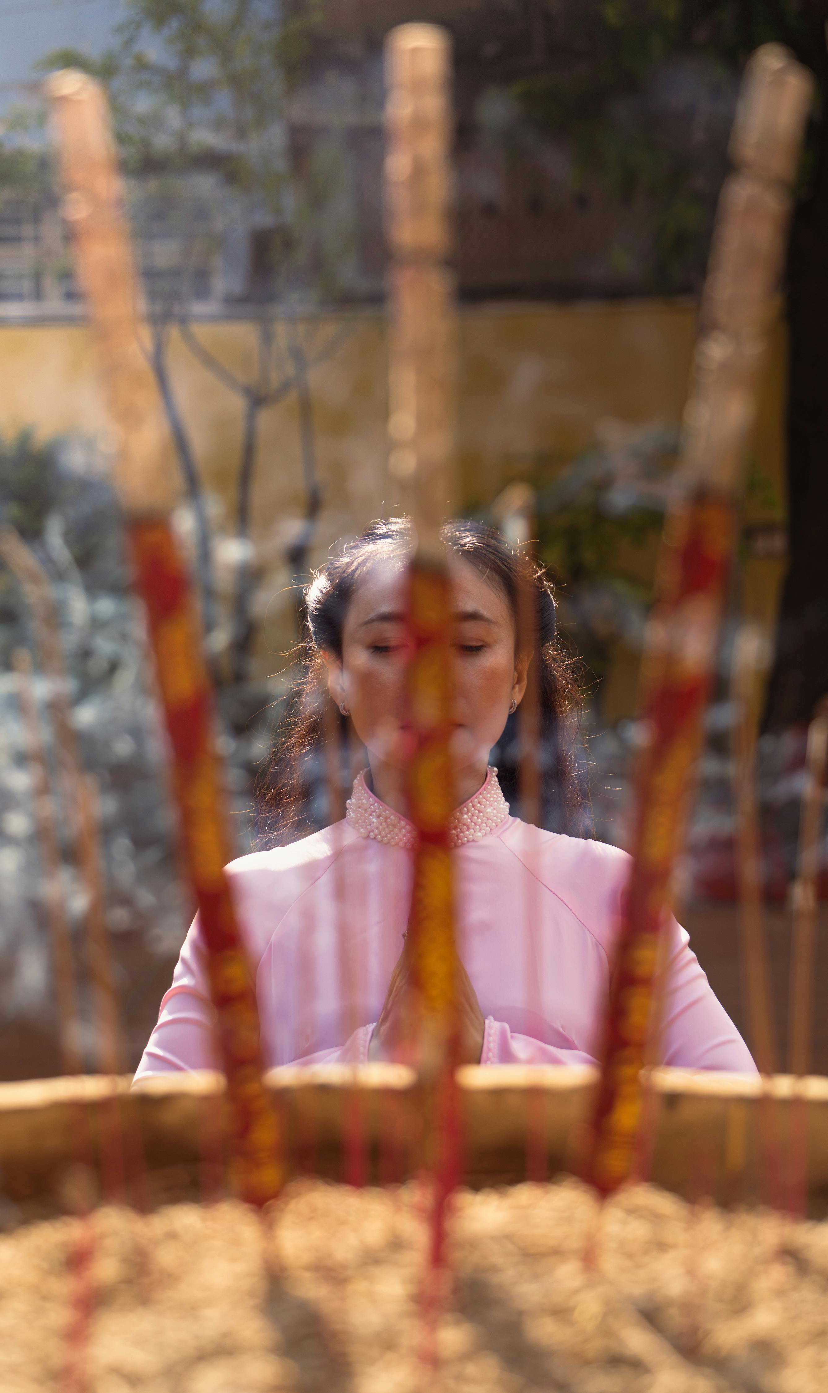 美景图片长江三峡_西贡传统寺庙屋顶的竹线