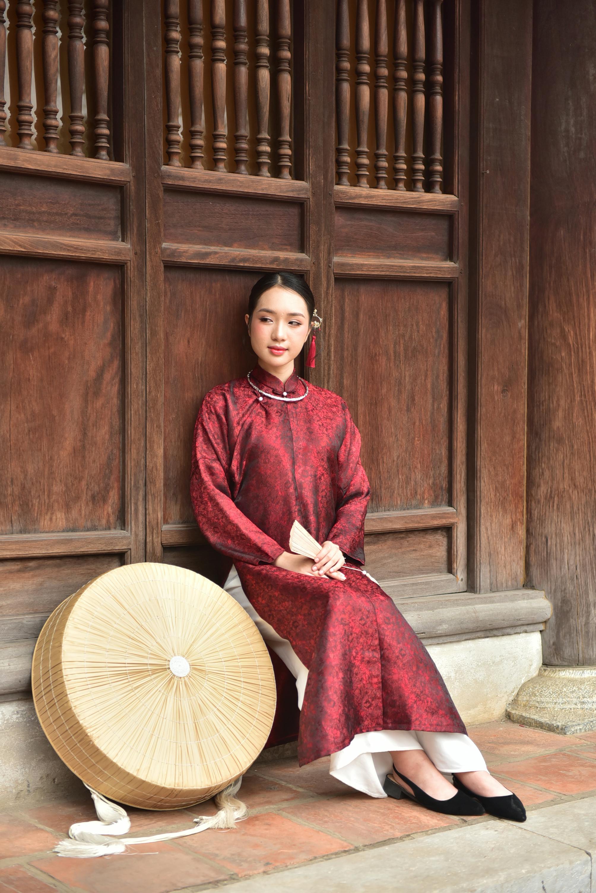 美女照片result_寺庙楼梯上装饰着灯笼和旗帜