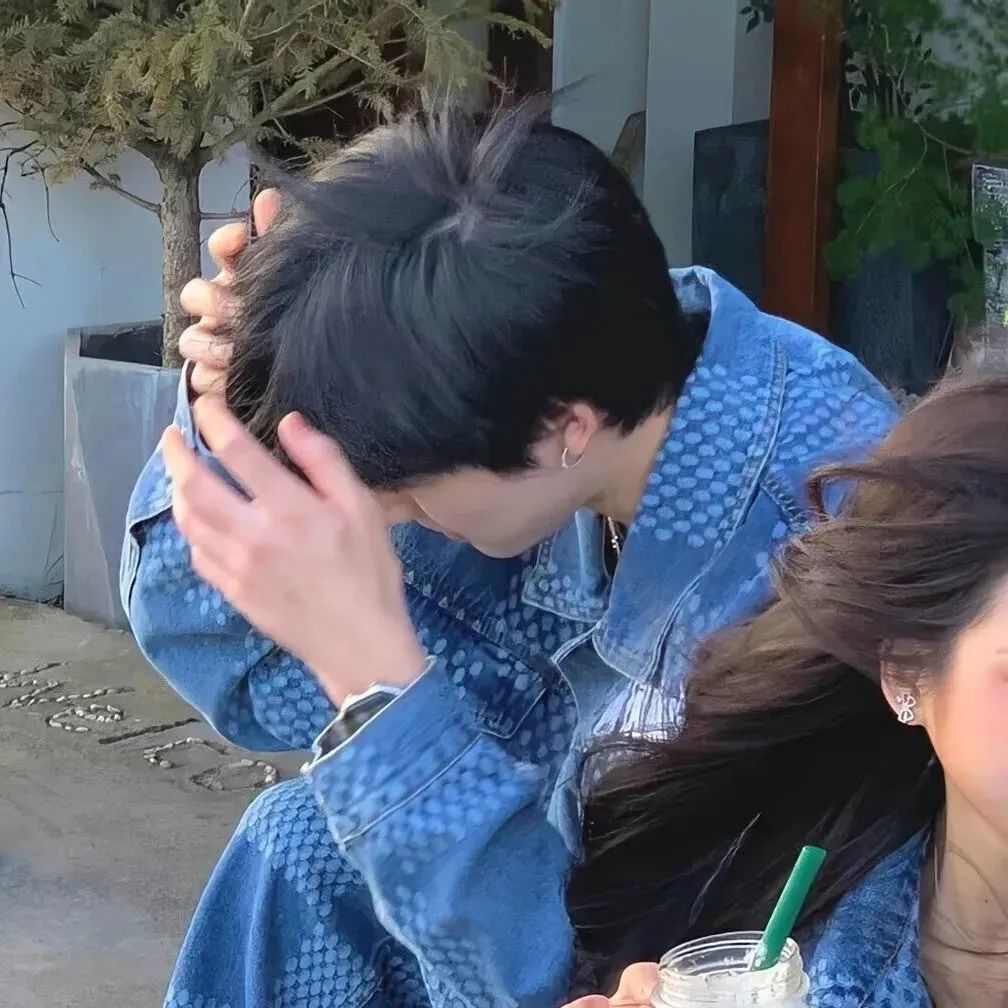 真人美女自拍壁紙_真人美女自拍真人