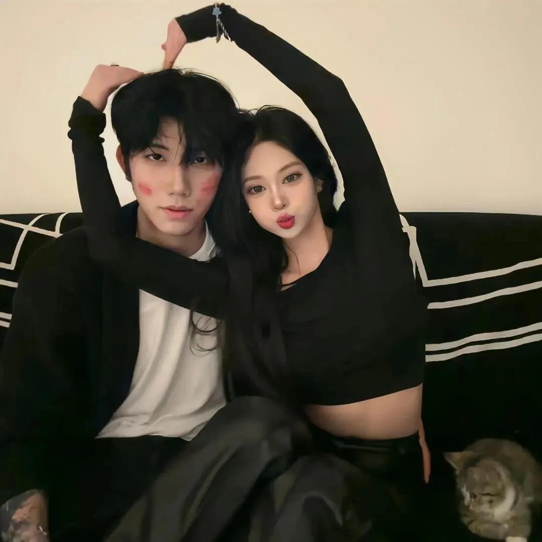真人美女自拍中国_真人美女自拍女头真人