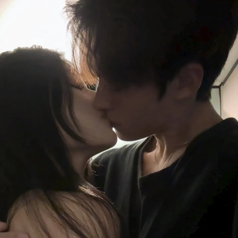真人美女自拍Middle_真人美女自拍美女头像真人女头