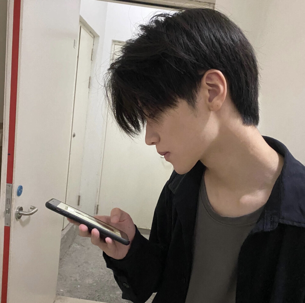 帅哥头像动漫肌肉帅哥_帅哥头像图片头像真人版