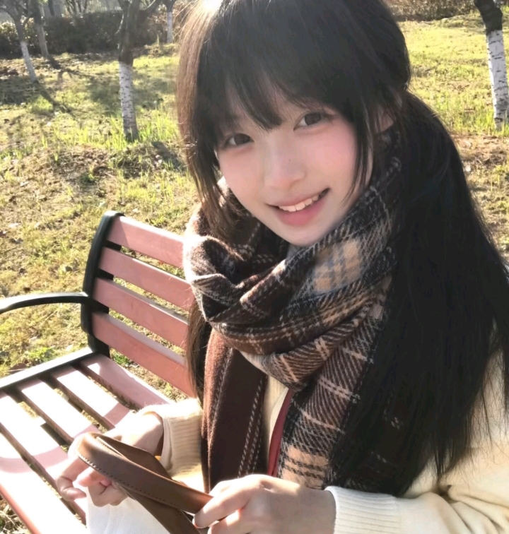 真人美女自拍小余想吃烧烤_真人美女自拍美女头像真人女头