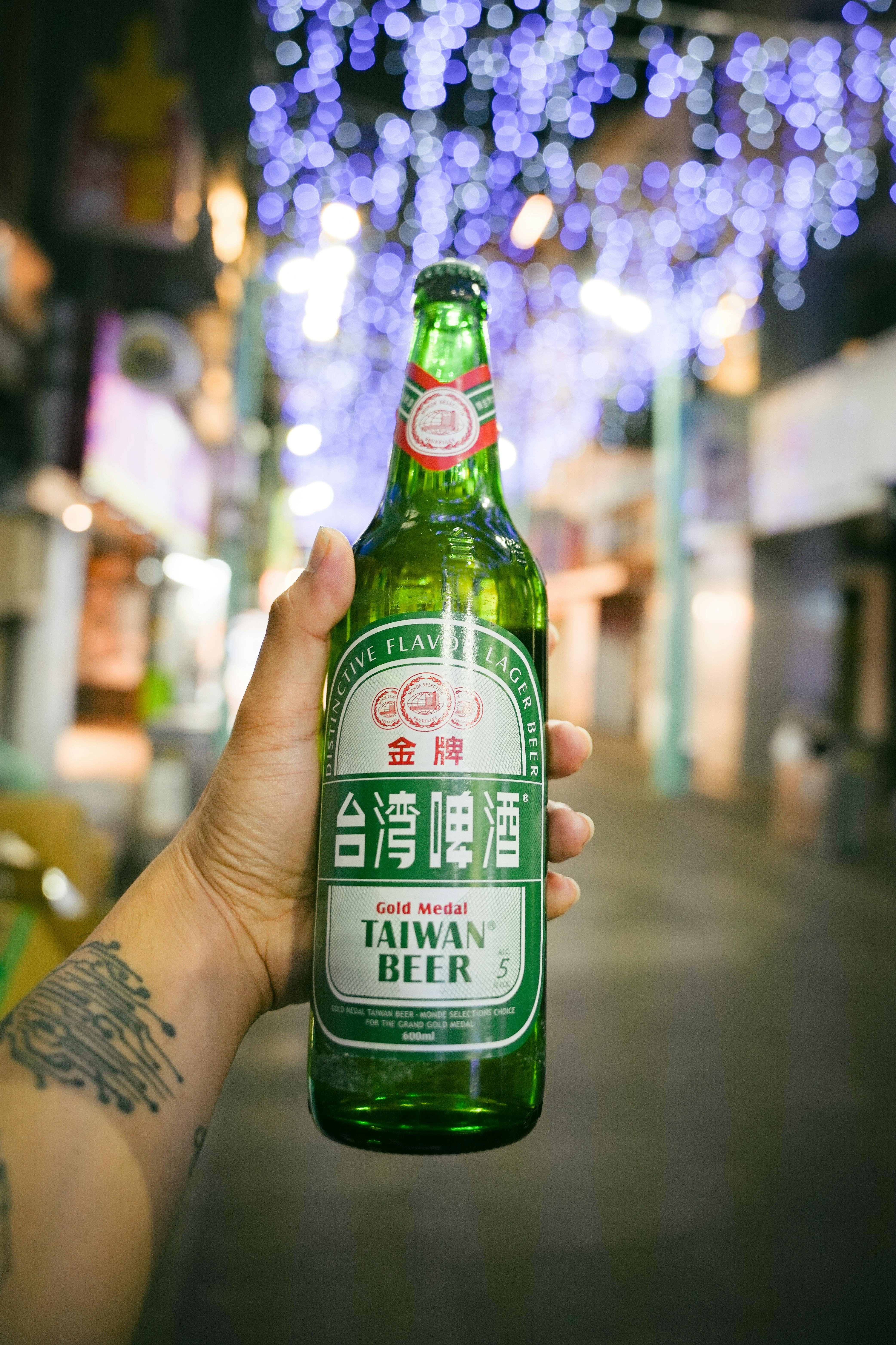 美景图片日本美景图片_旅游度假_生活方式-图行天下素材网_跑道上的F16战斗机特写
