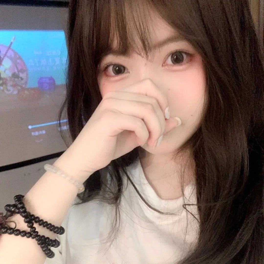 真人美女自拍夏天_真人美女自拍美女头像真人微信女头