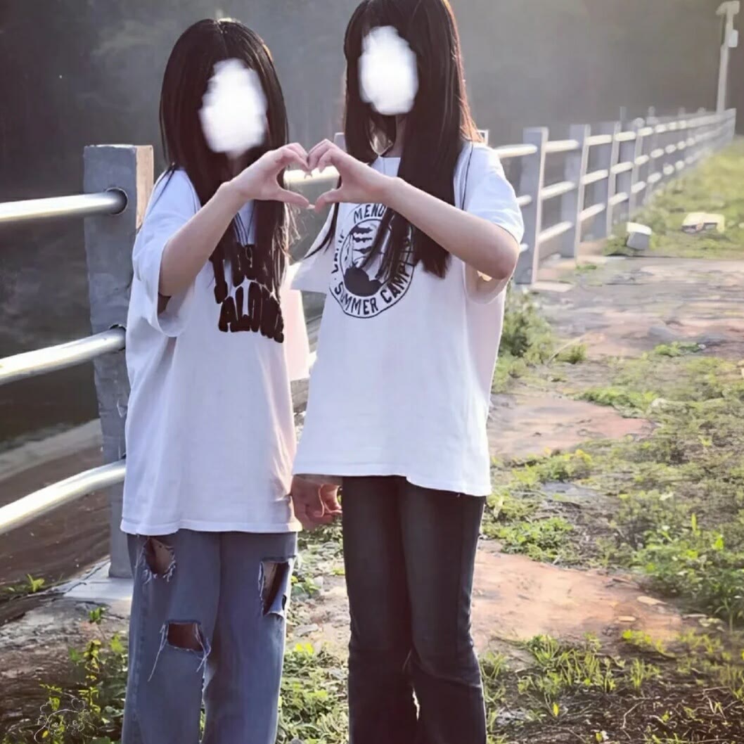 真人美女自拍How_真人美女自拍真人壁纸