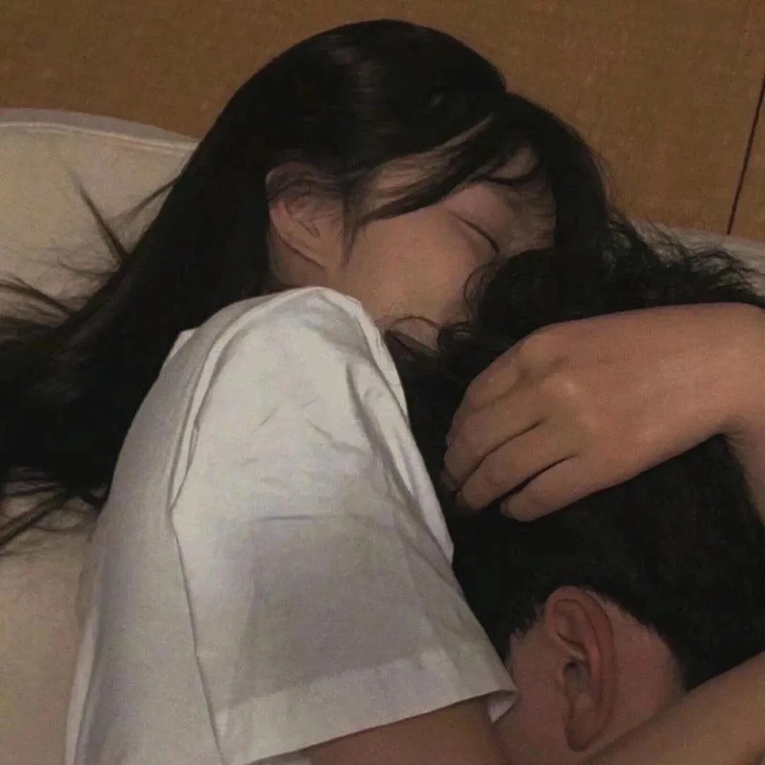 真人美女壁纸Ai_真人美女壁纸真人闺头