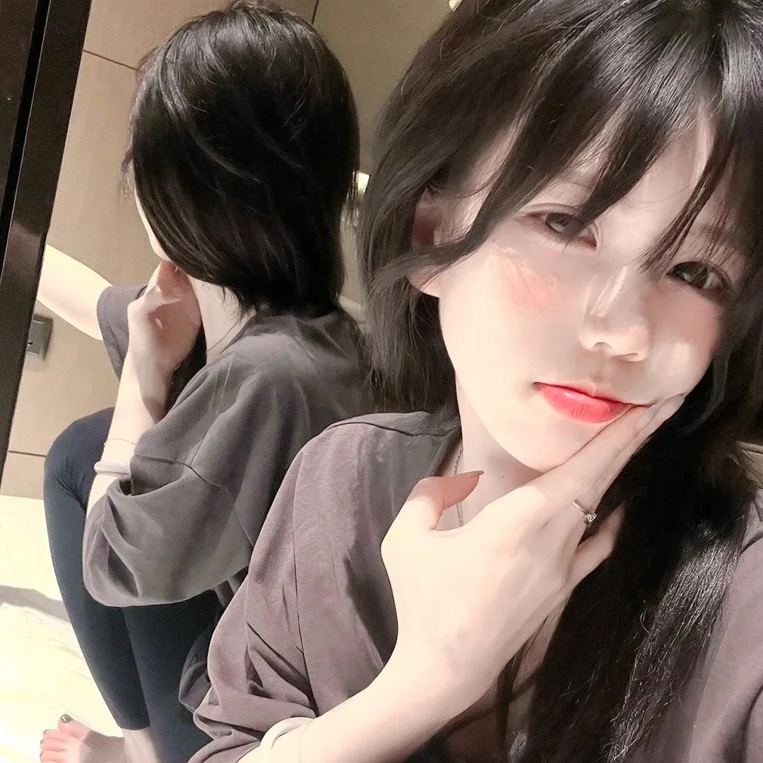 真人美女自拍外国美女_真人美女自拍真人