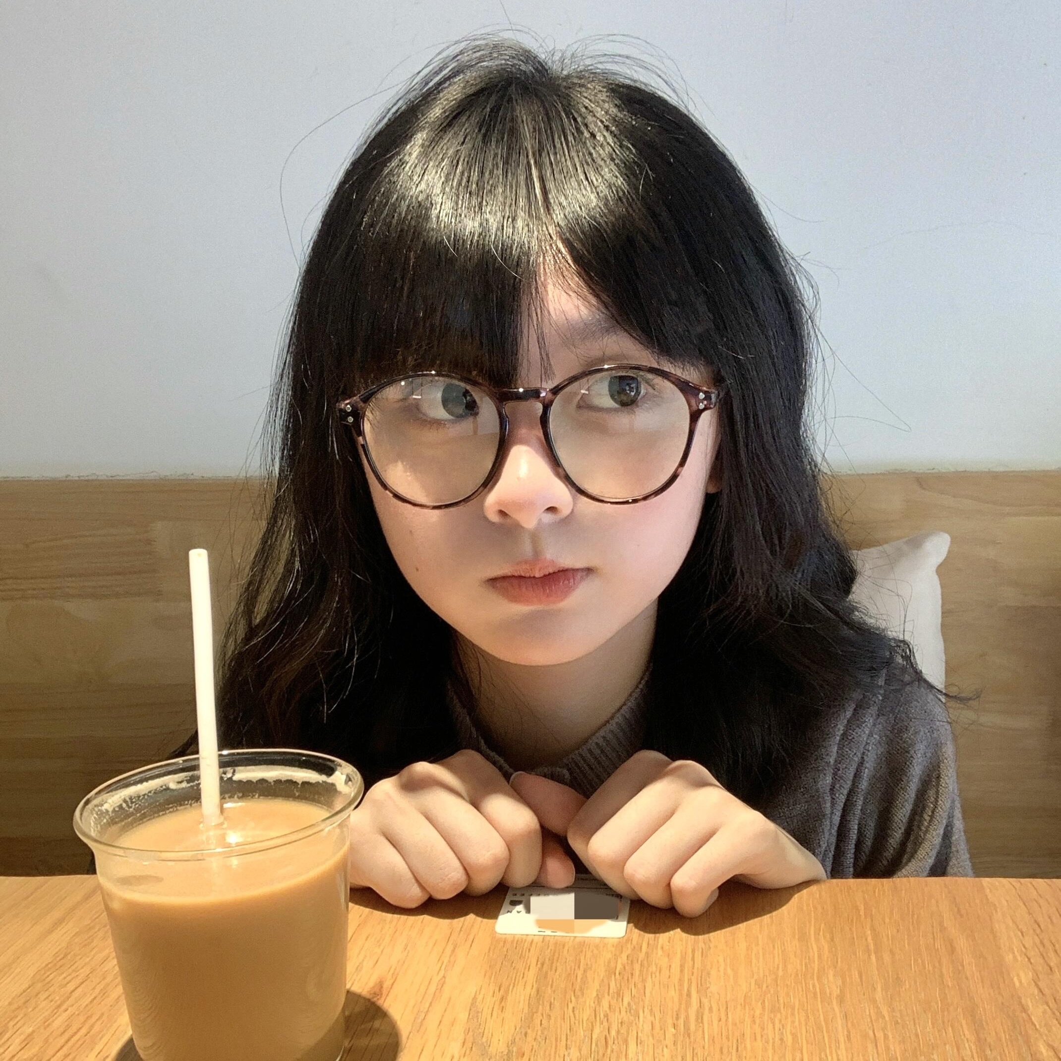 真人美女自拍Middle_真人美女自拍美女姐姐真人手机壁纸