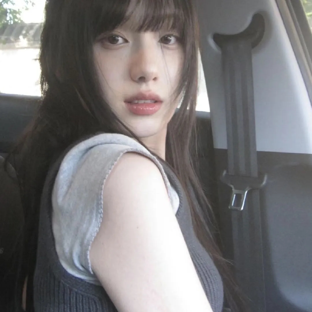 真人美女壁纸女生_真人美女壁纸真人闺头