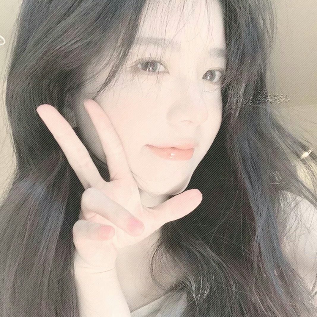 真人美女壁纸背景图片_真人美女壁纸真人女头