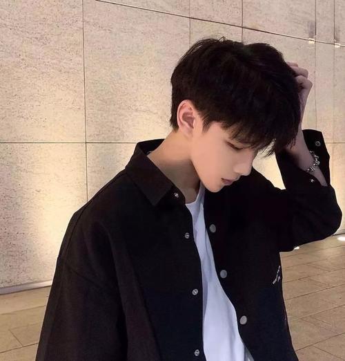 帅哥头像男生腹肌照_帅哥头像头像高冷