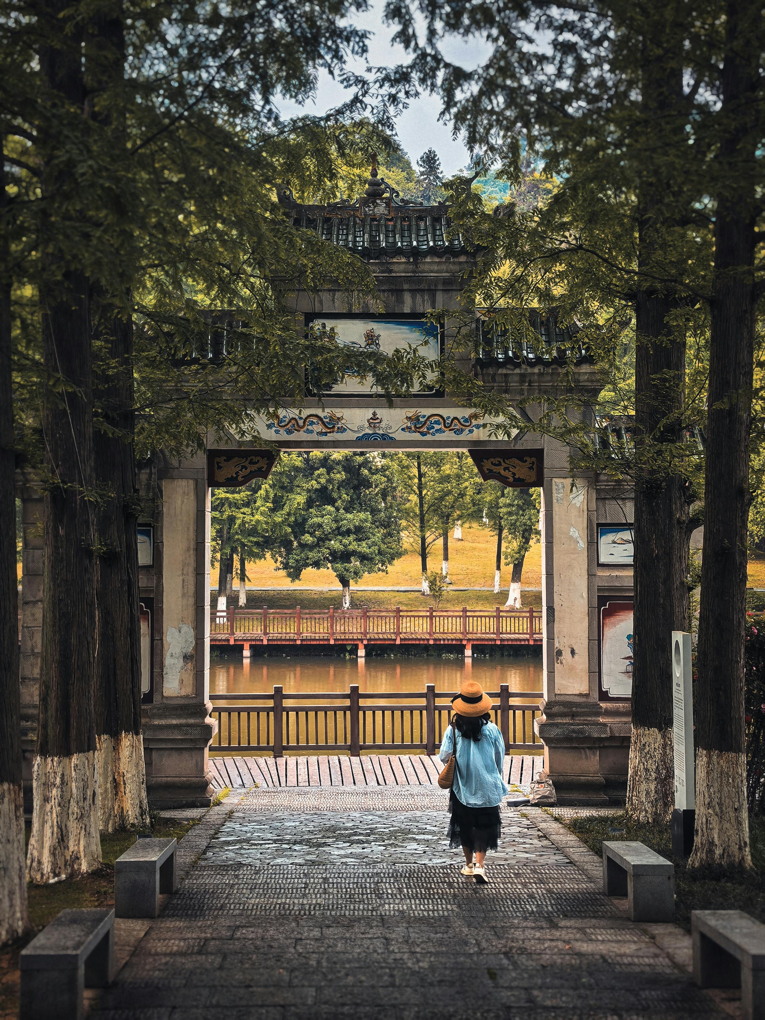 美景图片China_中国常德市公园的宁静漫步