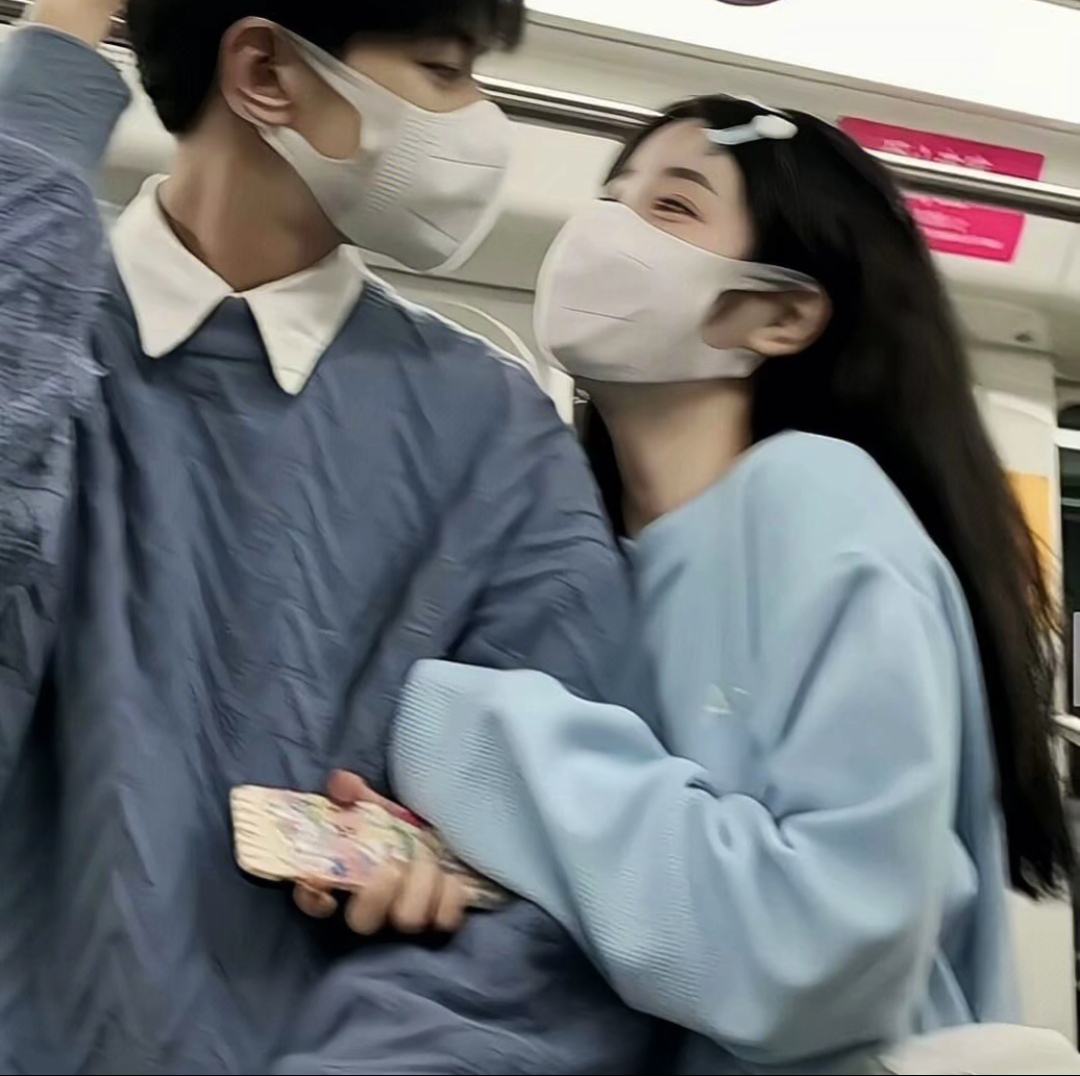 真人美女自拍How_真人美女自拍真人头像
