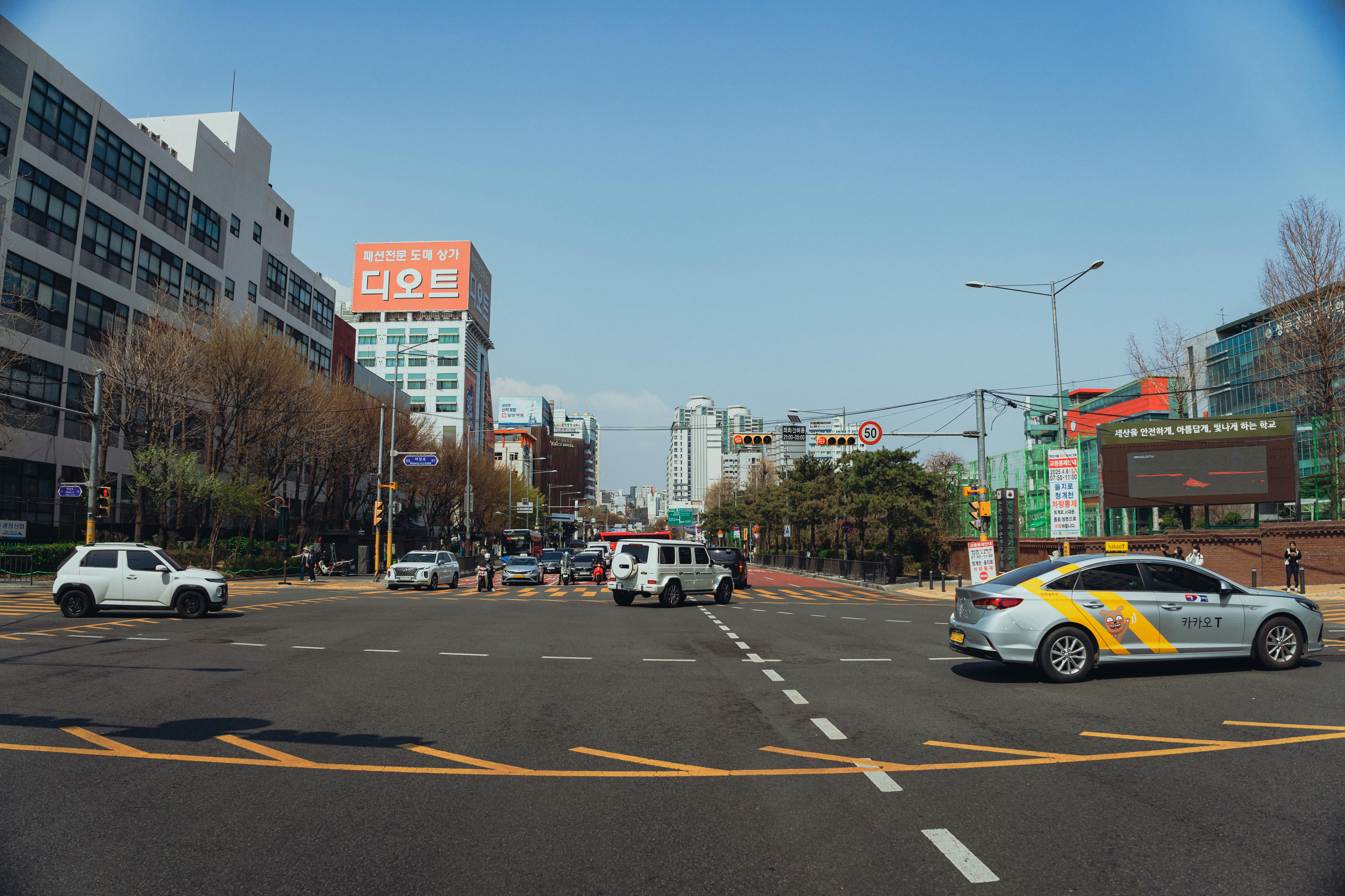 壁纸高清Wallpapers,_首尔电动自行车停放处的街景