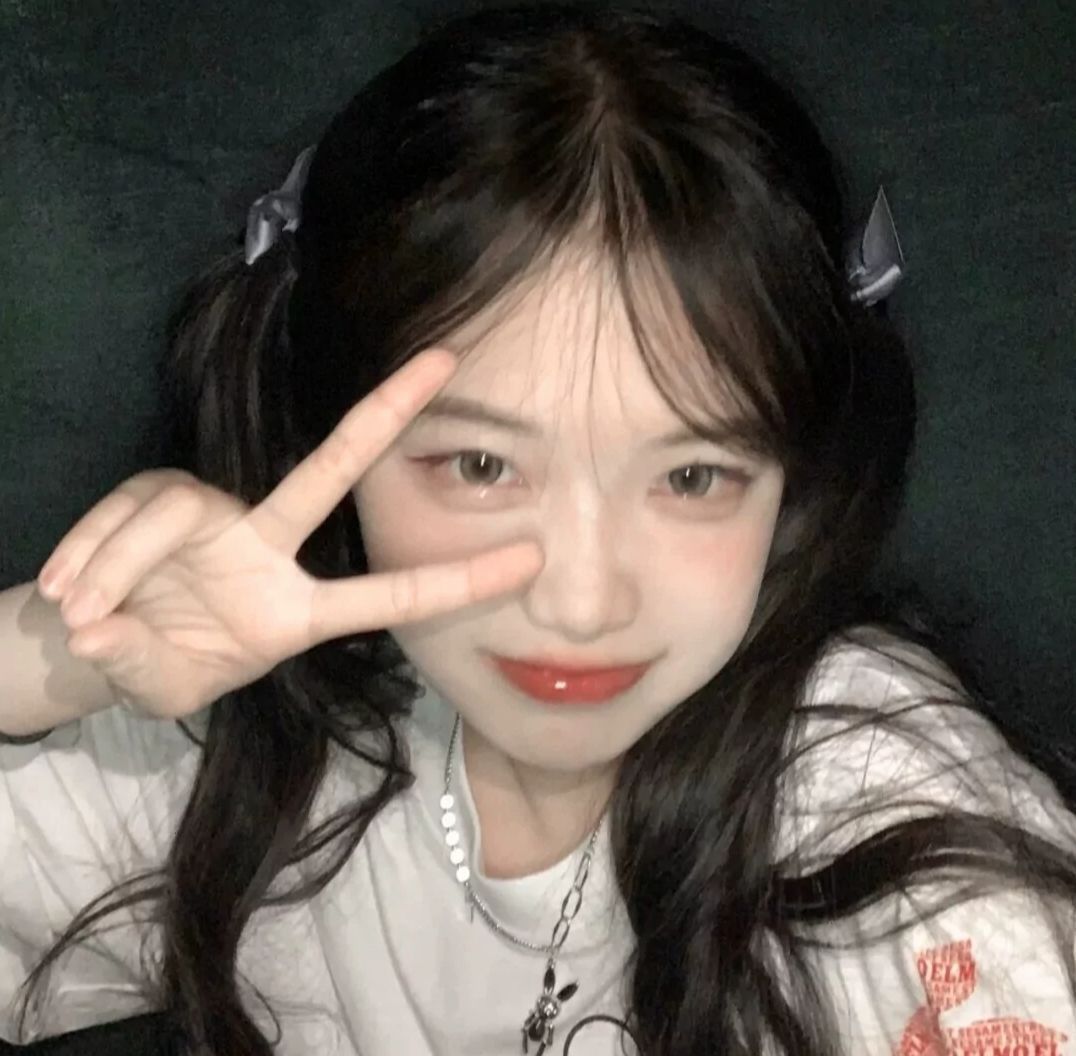 真人美女自拍艺术_真人美女自拍真人