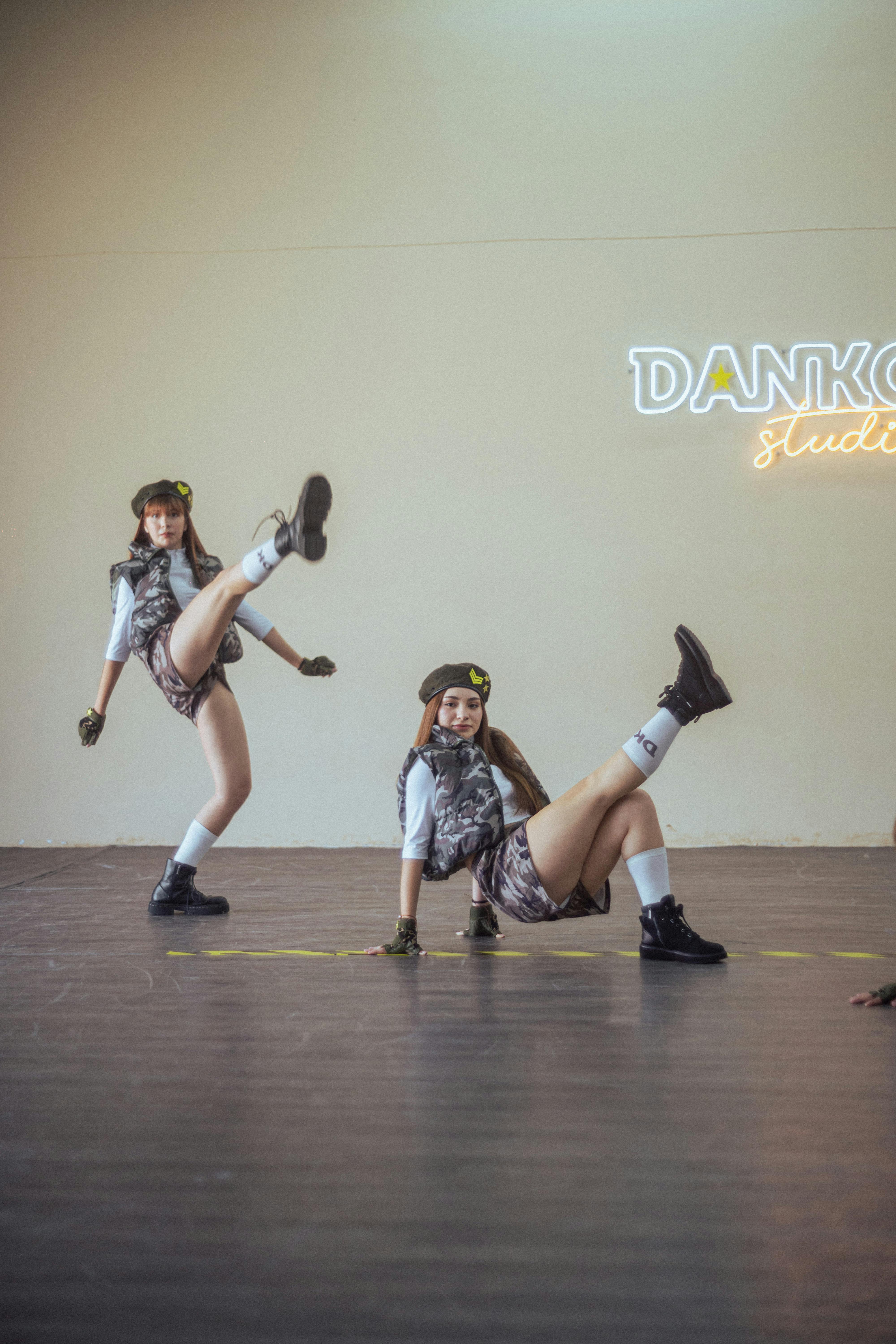 美女壁纸外国美女_DankoStudioMérida的当代舞蹈