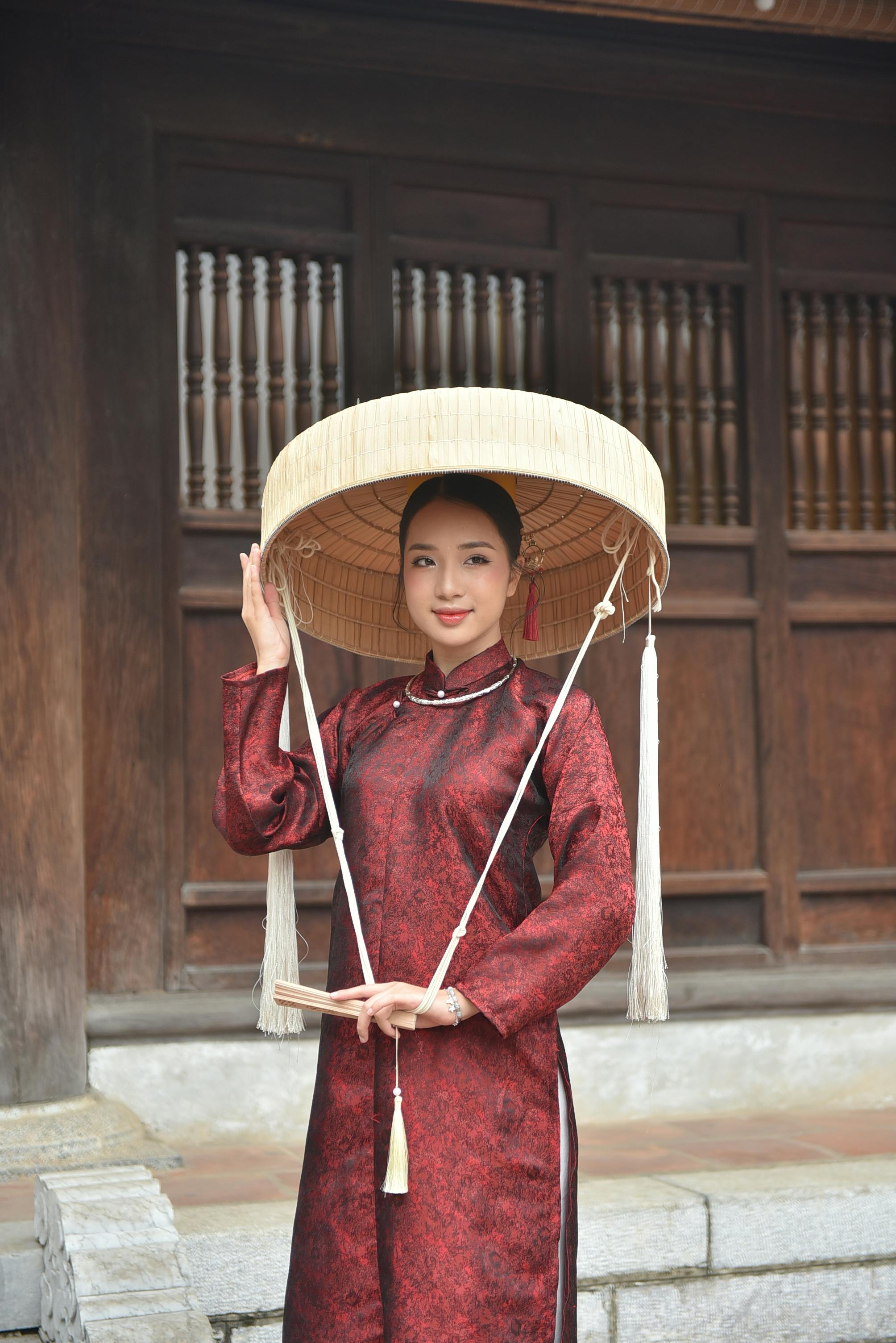 美景图片result_身着亚洲传统服饰的优雅女性