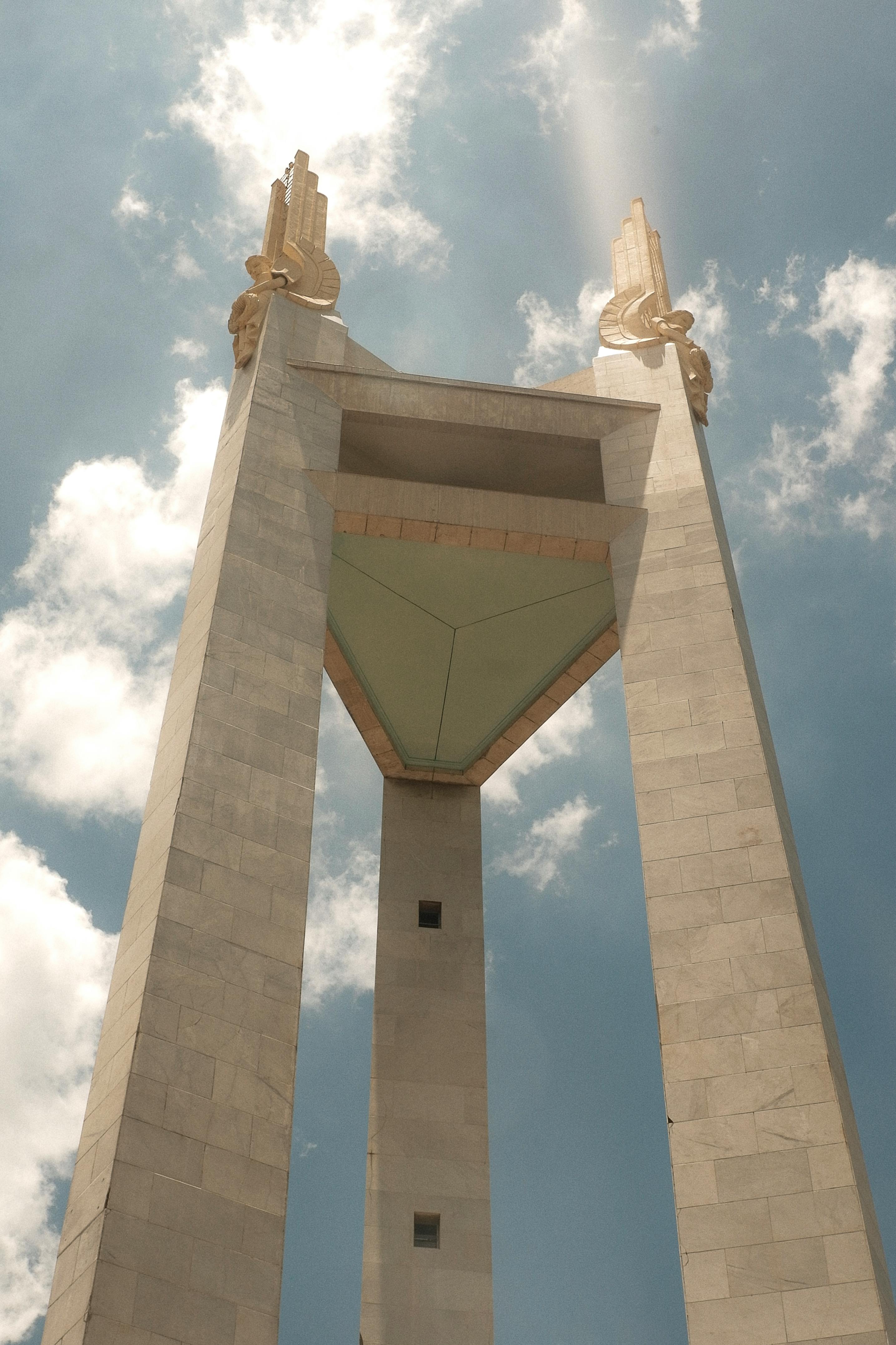 壁纸图片壁纸风景_曼彻斯特街上的宝马现代都市景观