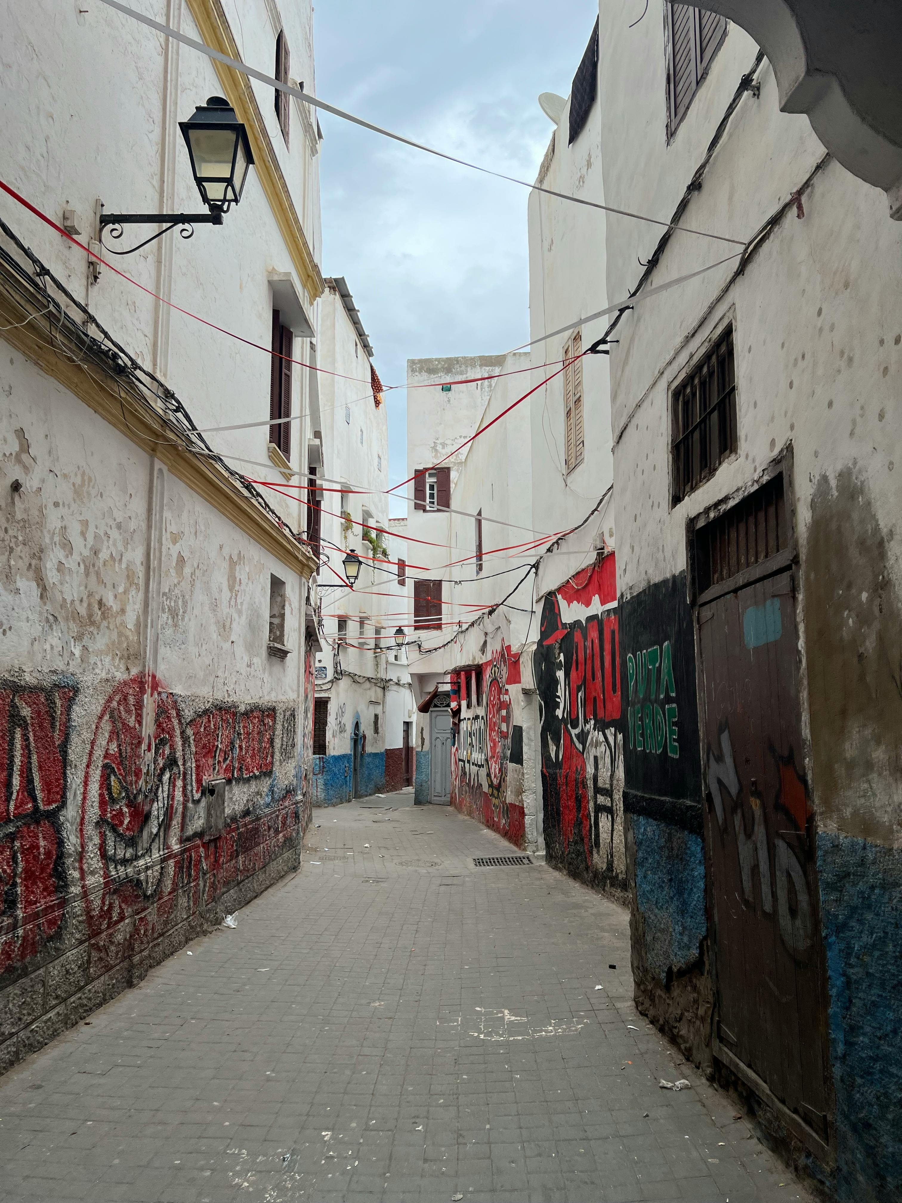 手机壁纸猫_首尔传统街区的迷人街景