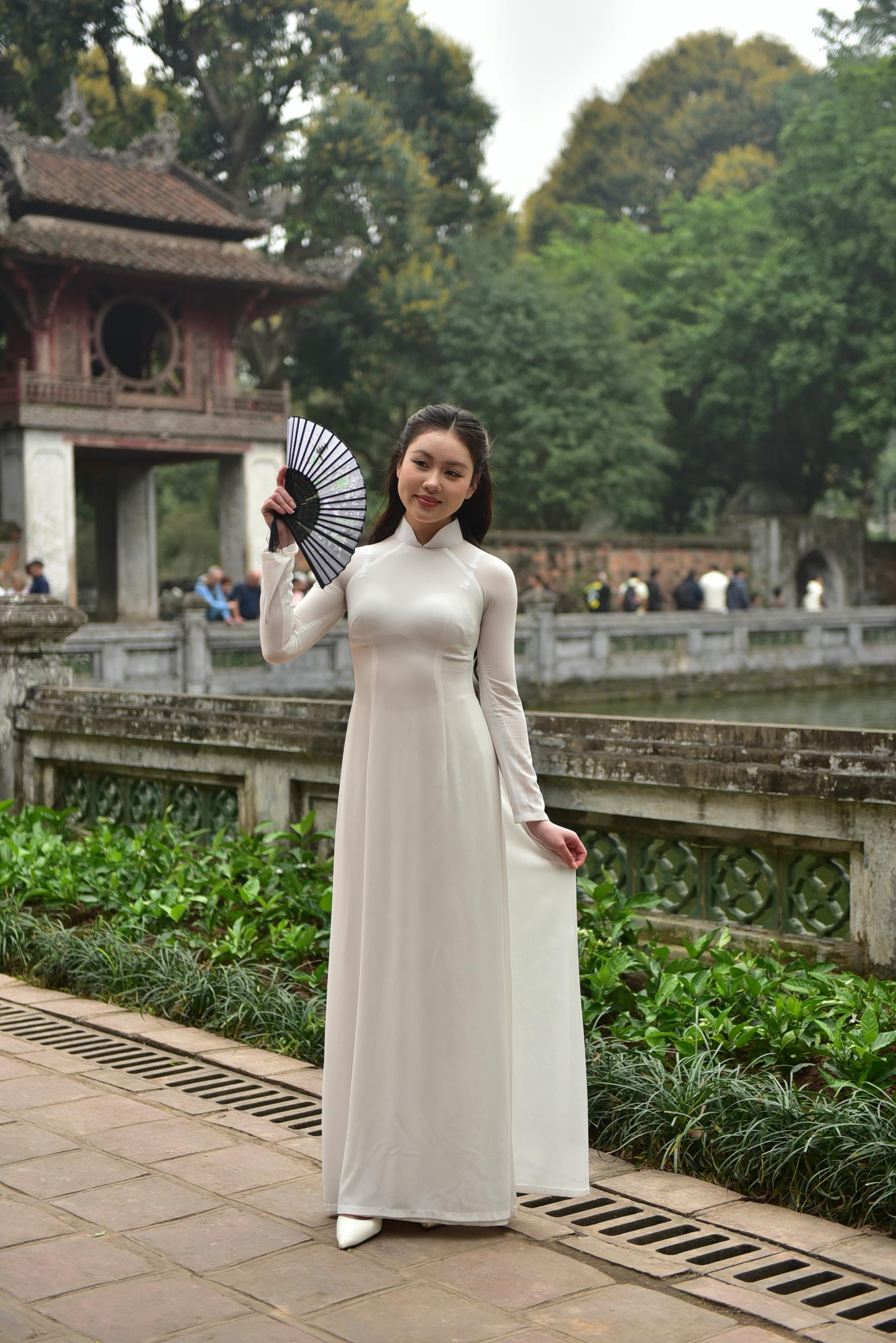 美景图片蓝月谷_宁静的海滩水域上的日落