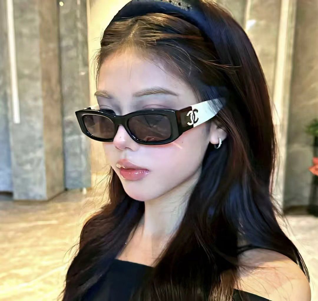真人美女照片外国_真人美女照片真人闺头