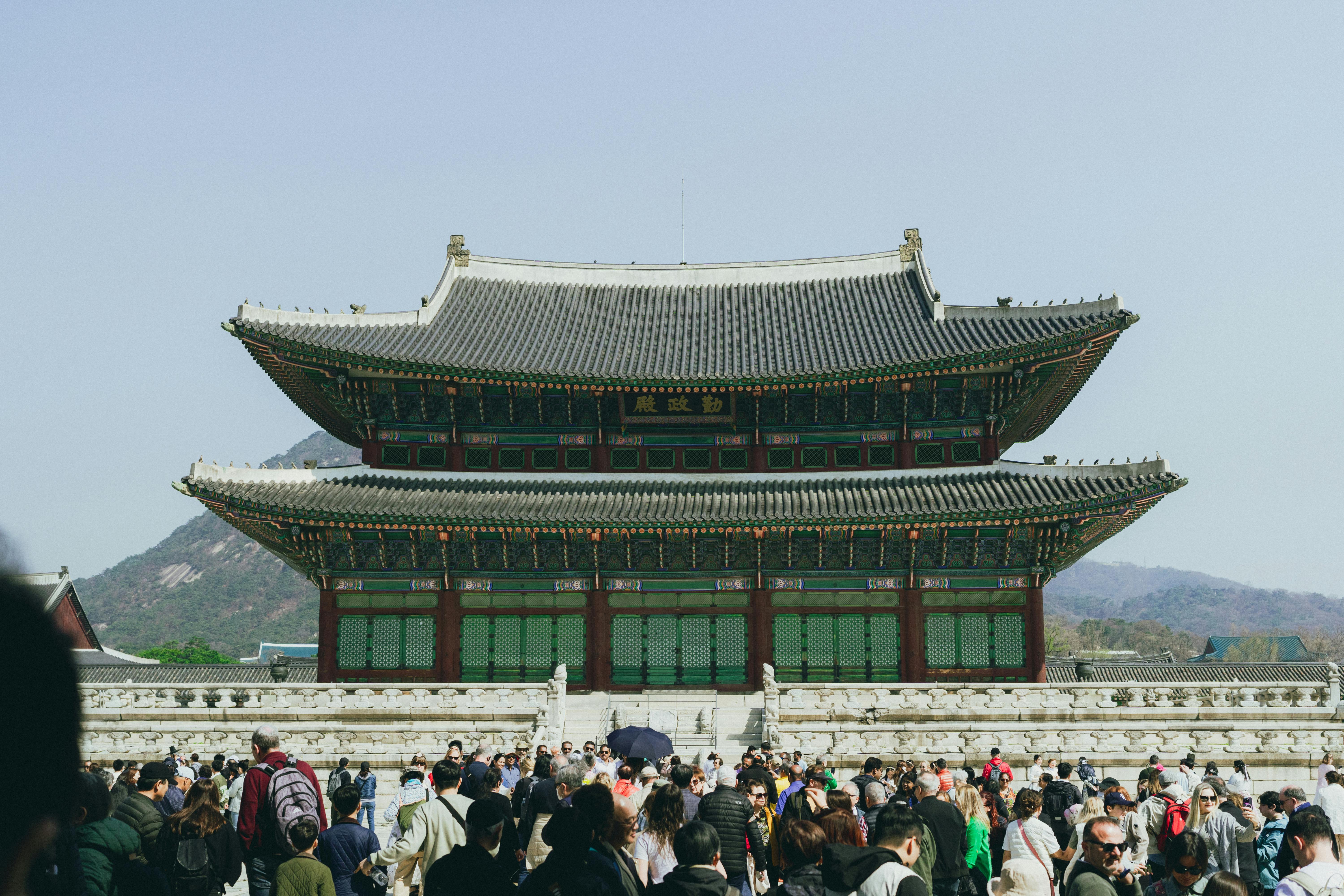 手机壁纸Stock_科尔多瓦大学墙上的彩色涂鸦