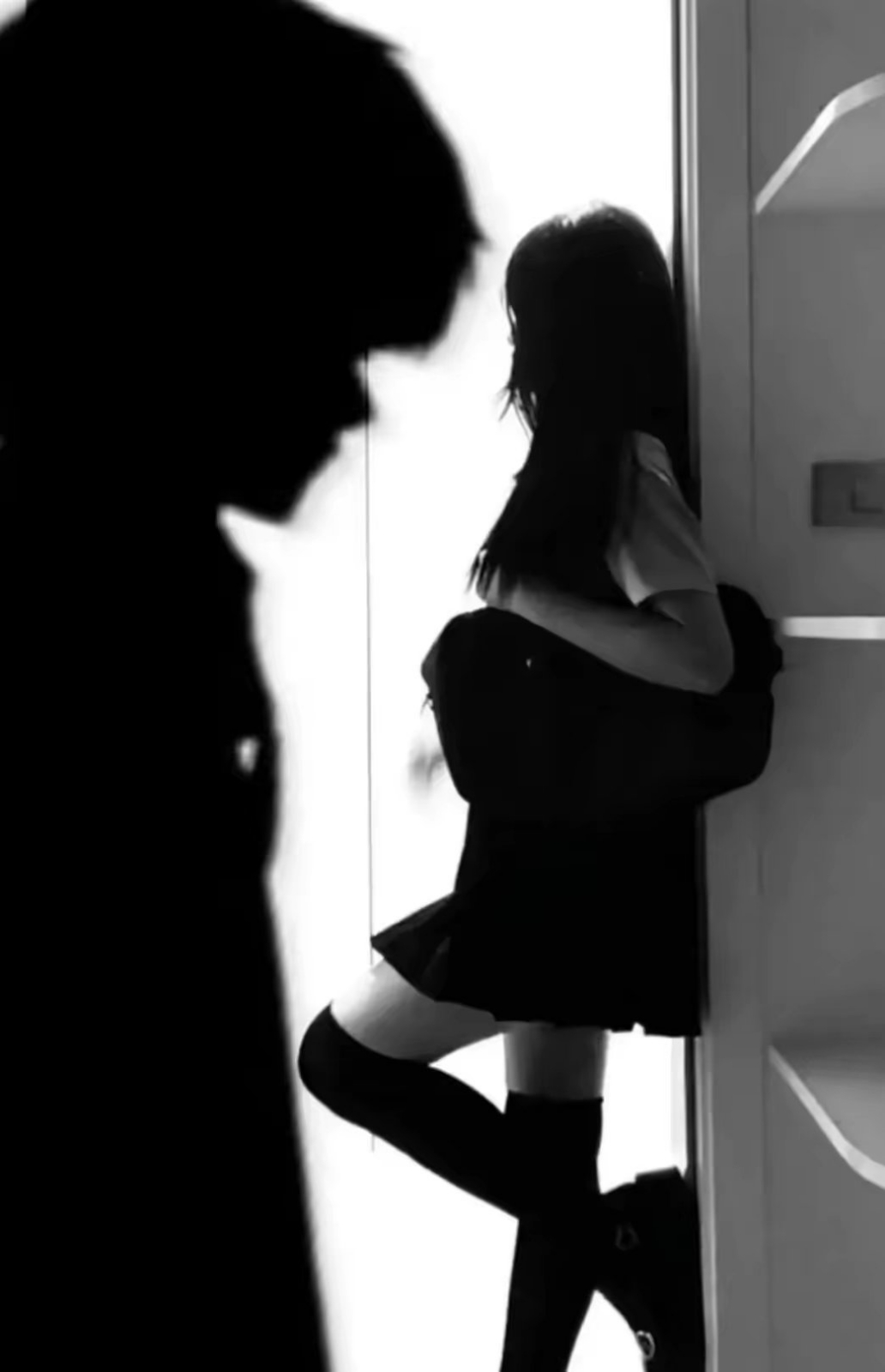 真人美女自拍艺术_真人美女自拍真人壁纸｜简约壁纸｜帅哥美女壁纸