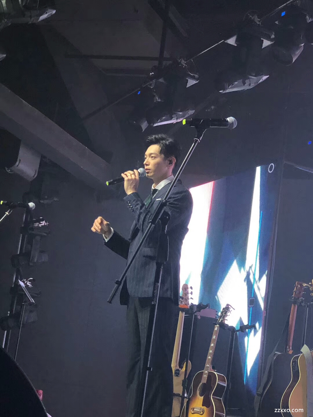 帅哥图片头像真人版欧美帅哥_帅哥头像头像男生