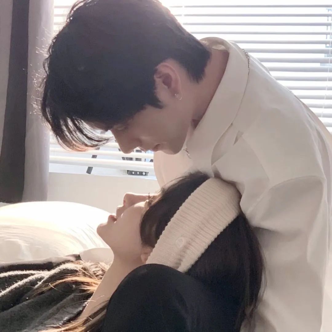 真人美女照片Ucoo_真人美女照片真人女头