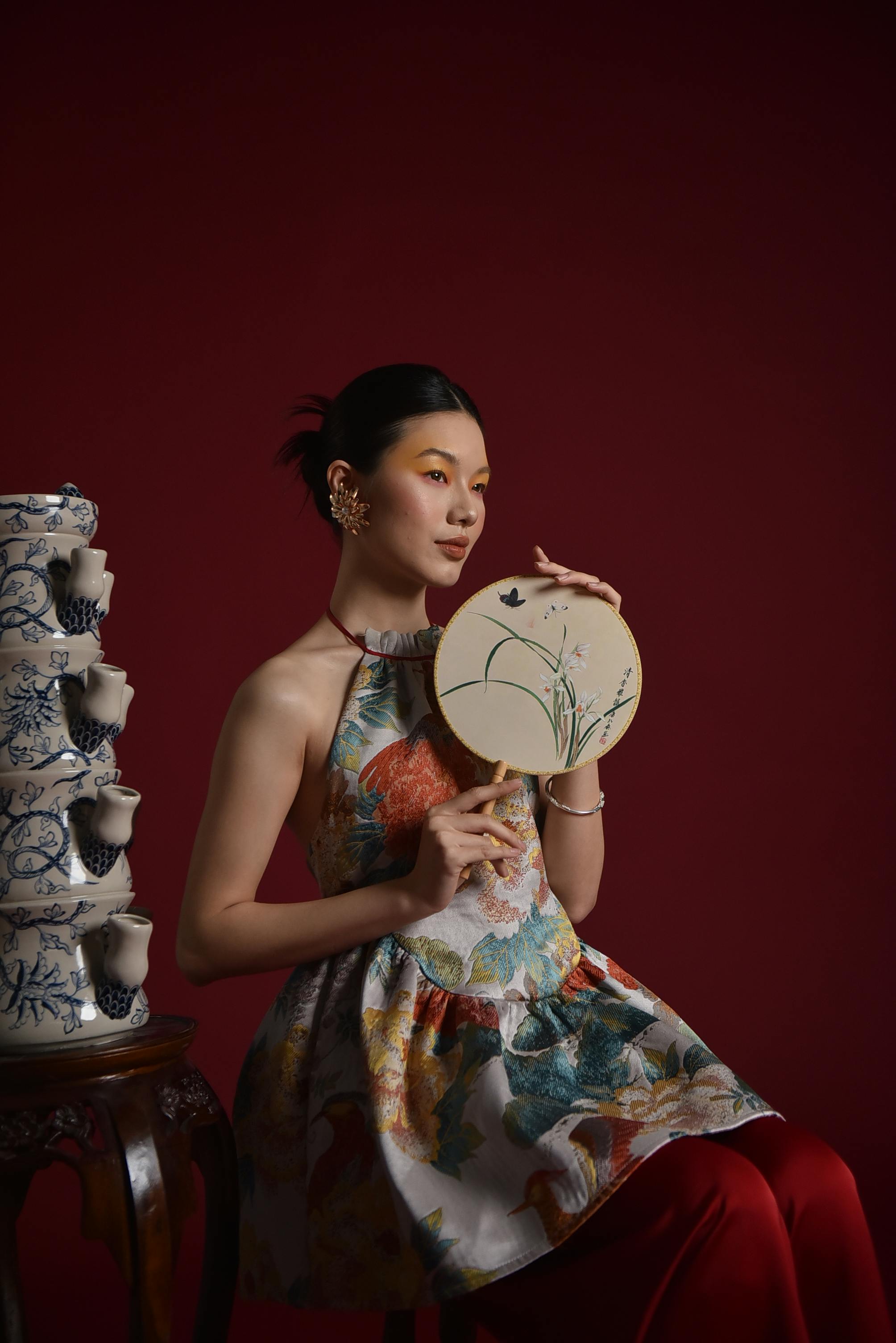 美景图片..._拉斯维加斯大道与群山的鸟瞰图