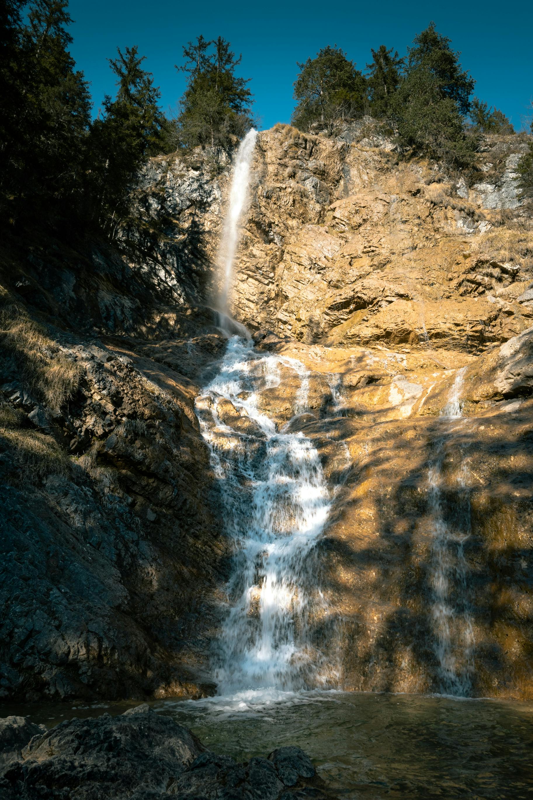 壁纸高清wallpaper,_透过优雅的拱门欣赏美丽的山景