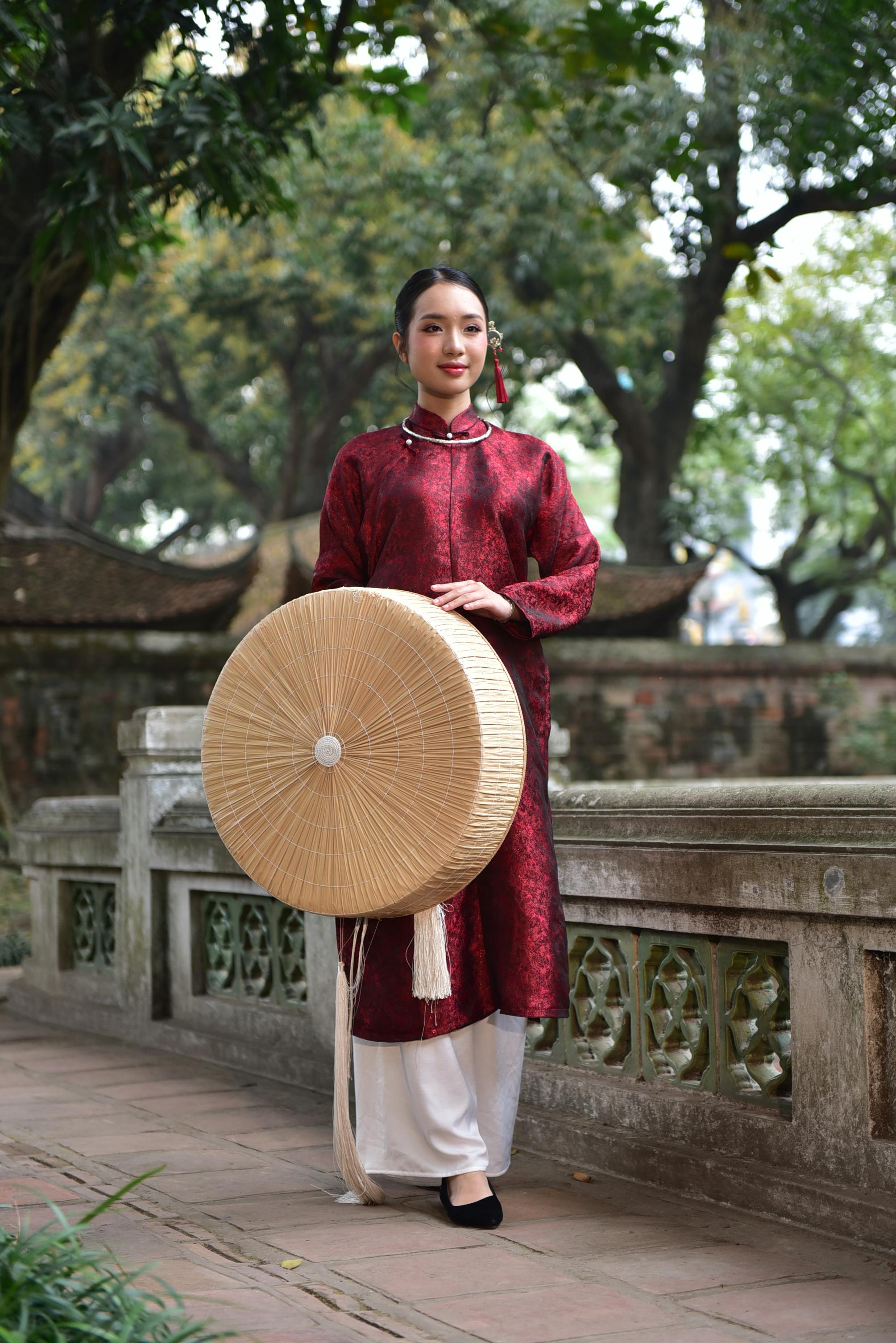 手机壁纸蜡笔小新_时尚运动鞋与室内植物的美感