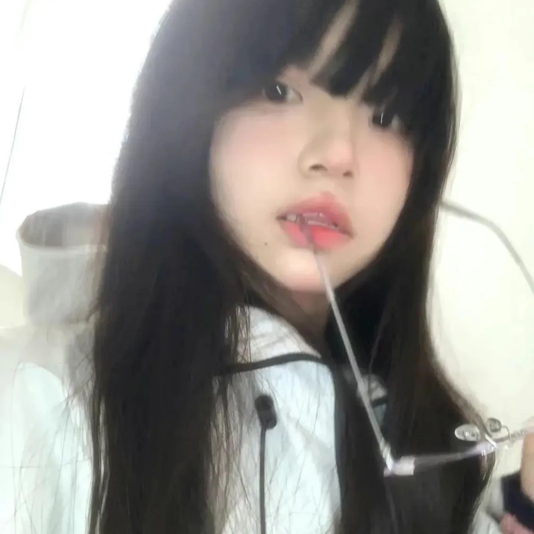 真人美女自拍女生_真人美女自拍喜欢真人美女帅哥头像快来拿呀