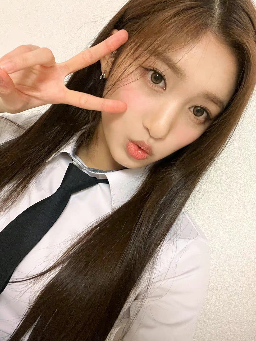 美女高雅造型_美女壁纸手机壁纸