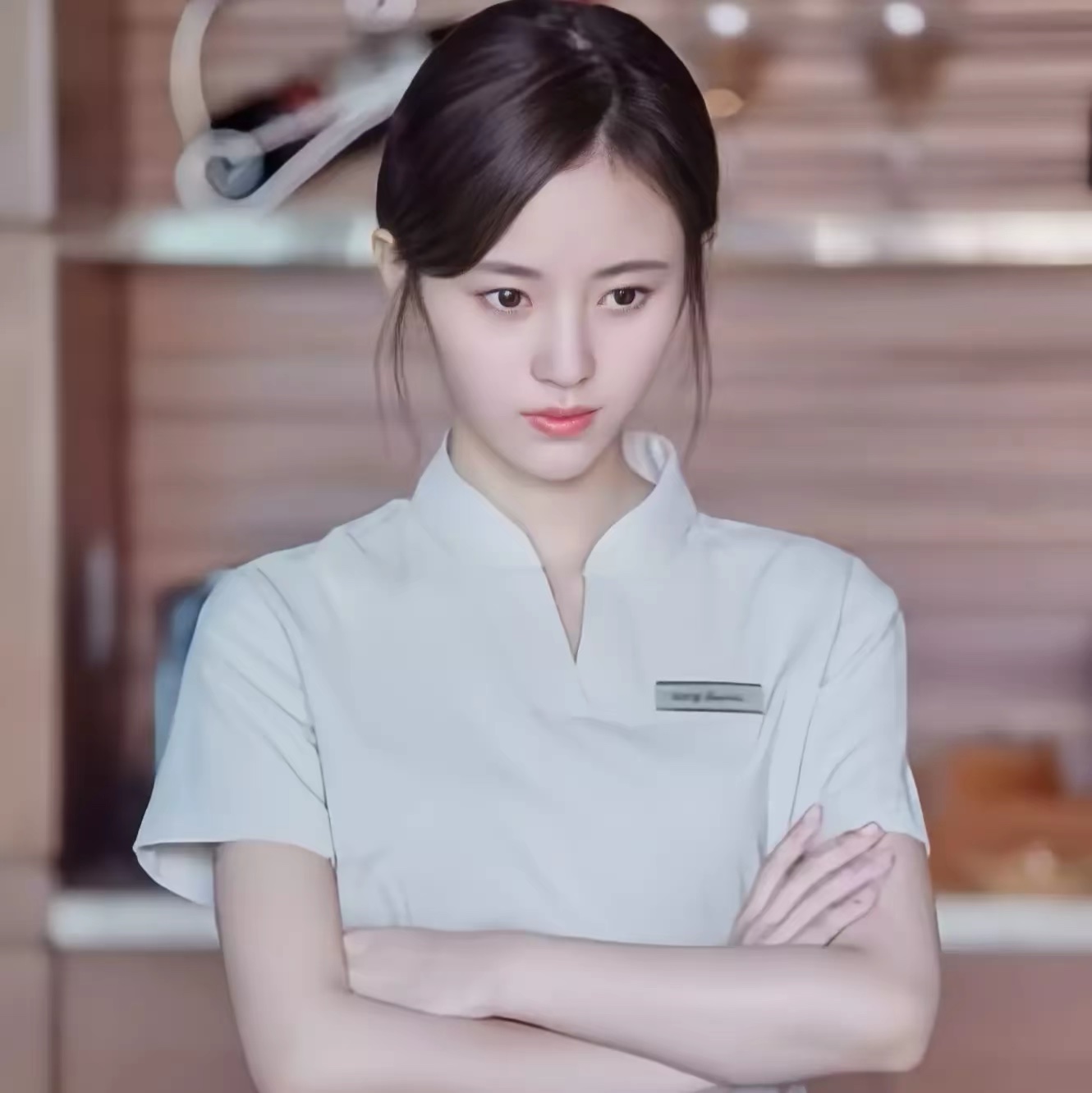 美女高雅造型_美女头像真人微信