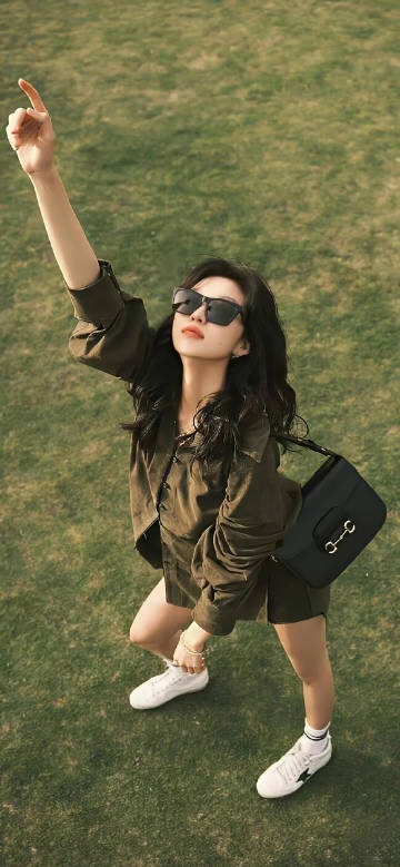 美女壁纸_美女高雅造型