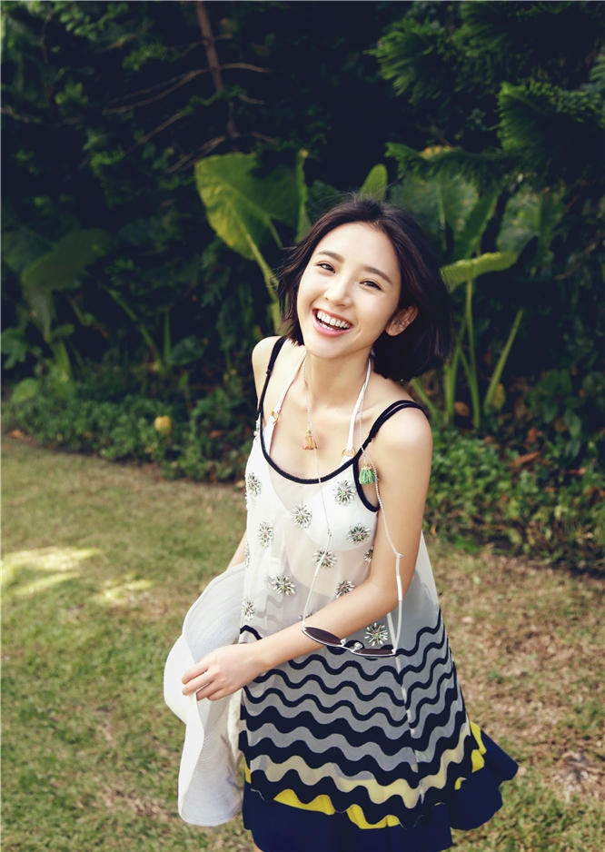 美女照片游泳写真素材_美女照片。
